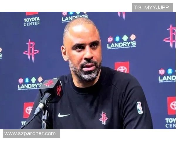 火箭战胜森林狼乌度卡接受记者采访